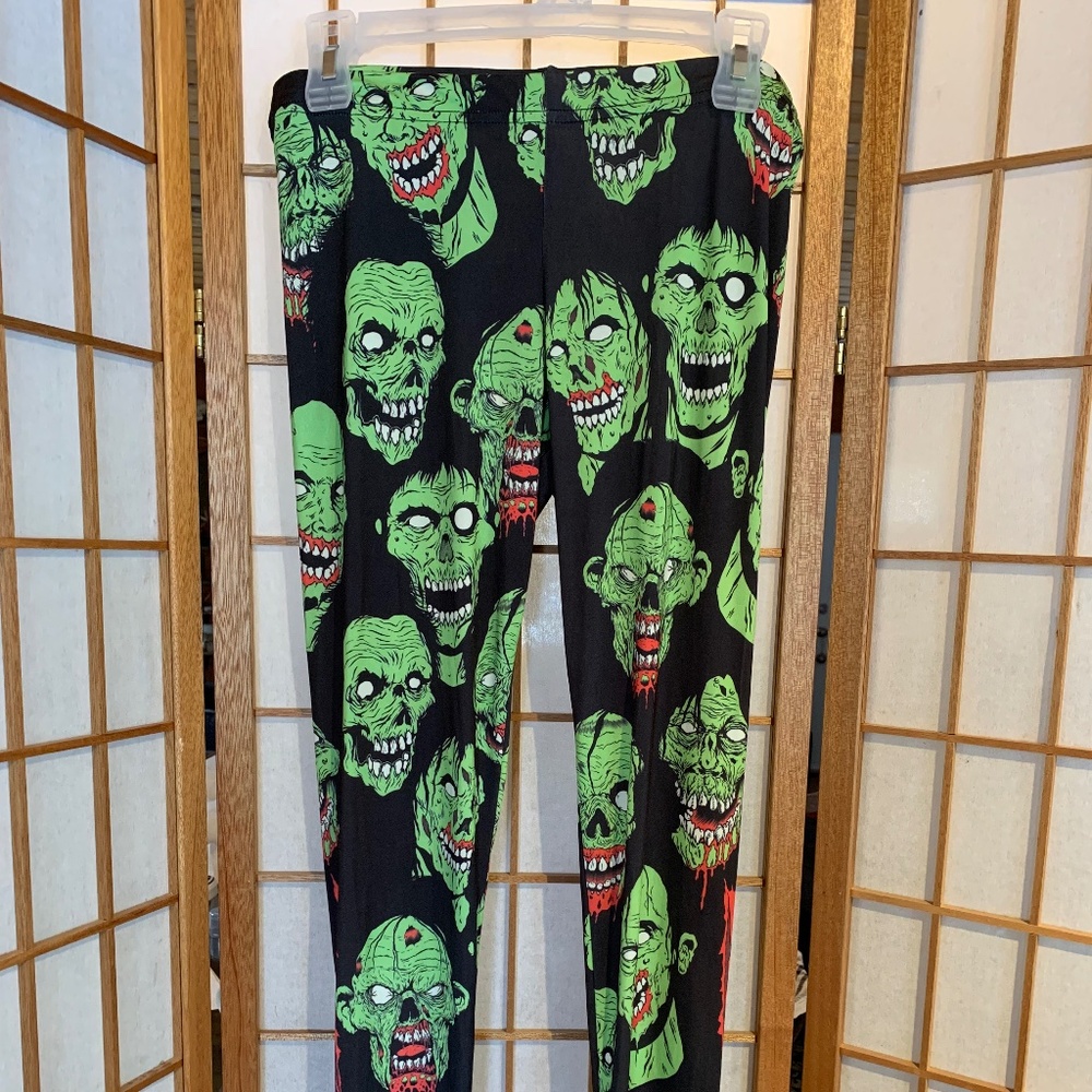 Hot Topic Zombie Print Leggings